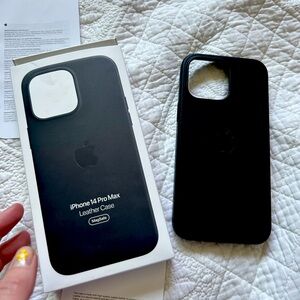 iPhone 14 Pro Max leather case